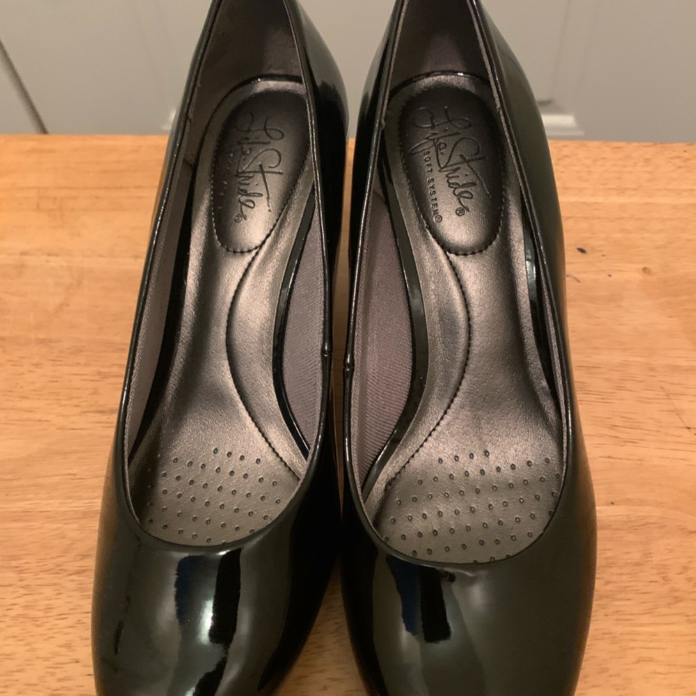 Life Stride Black Patent Heels 8